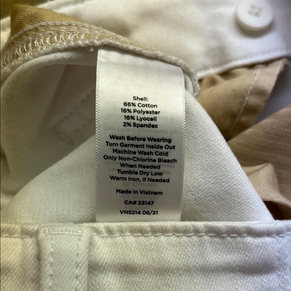 Talbots Women’s Sailor White Button-Accent Trousers Size 2 Wide Leg Jean - Picture 11 of 12